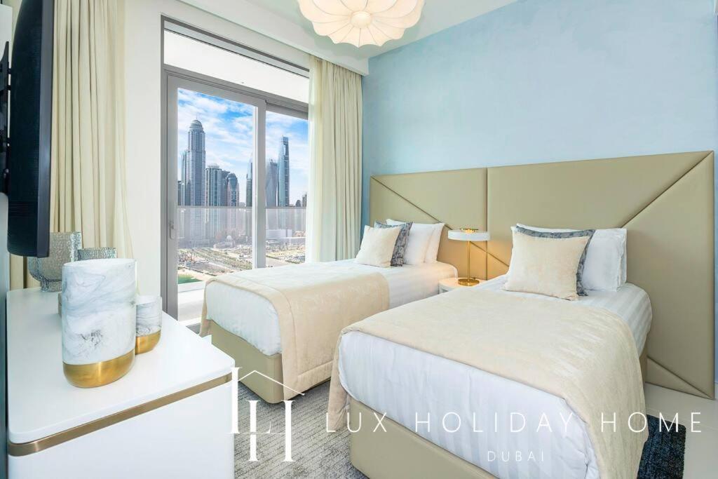 Lux The Marina Vista Beachfront 3 *