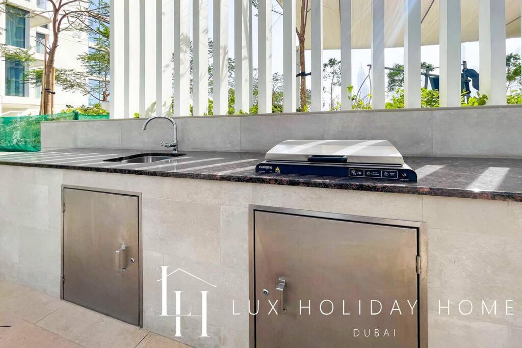 Lux The Marina Vista Beachfront 3 * Dubai