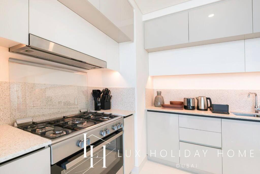 Lux The Marina Vista Beachfront 3 Appartement